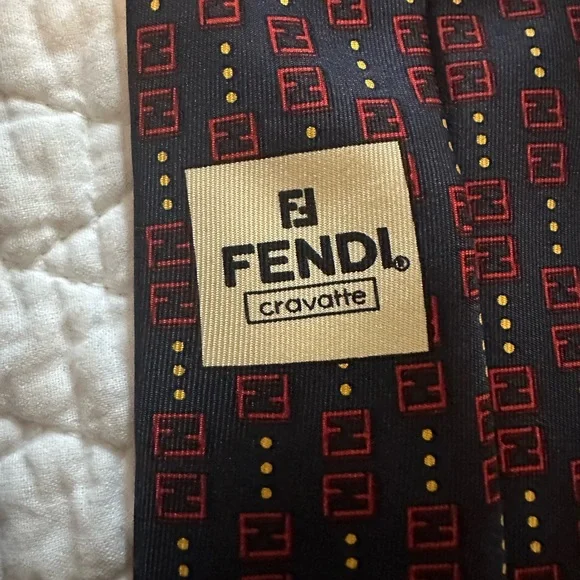 Fendi - Picture 5 of 11